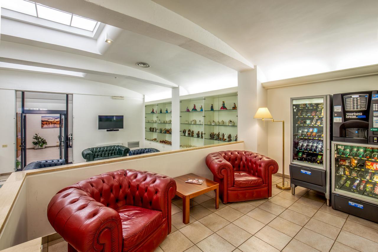 Casa Per Ferie Santa Maria Alle Fornaci Рим Экстерьер фото